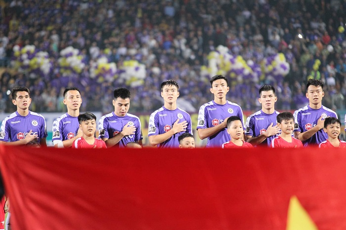 Viettel 0-2 Hà Nội: Derby rực lửa với một penalty hỏng ăn, một thẻ đỏ trực tiếp và vô số thẻ vàng