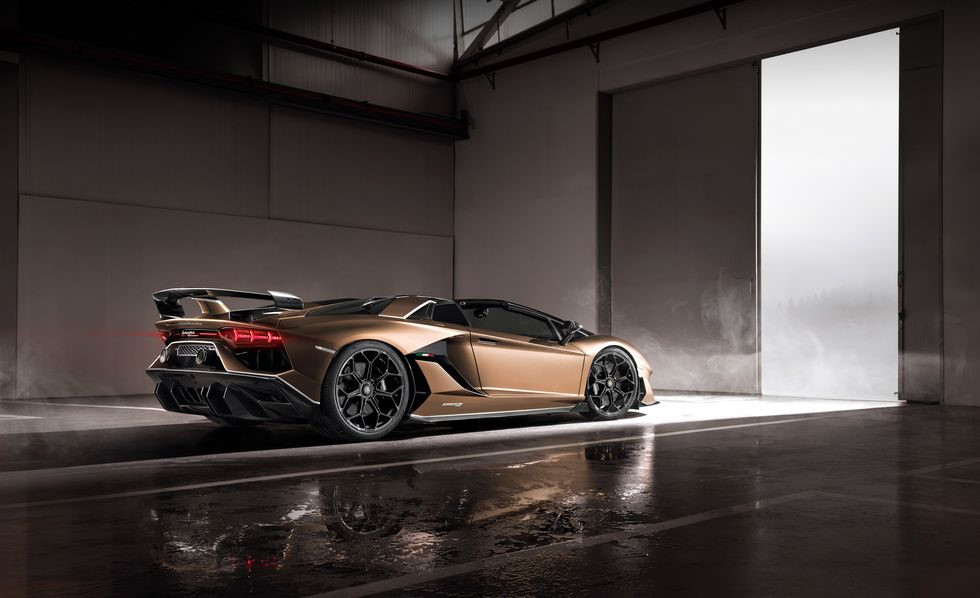 Lamborghini Aventador SVJ Roadster ra mắt, giá 570.000 USD Lamborghini Aventador SVJ Roadster ra mắt, giá 570.000 USD