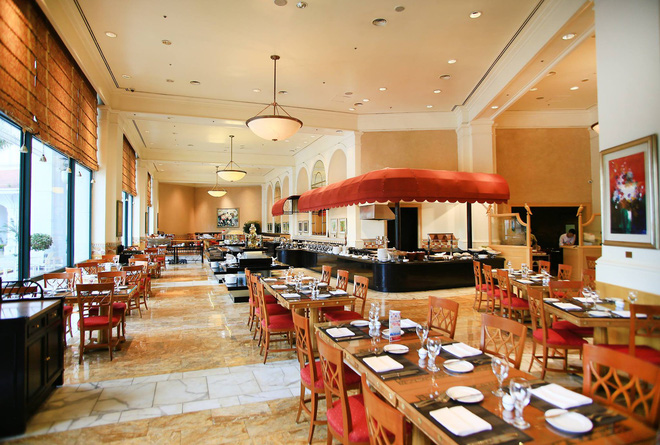 Tiệc 8/3 trong những nhà hàng sang chảnh bậc nhất Hà Nội có gì?