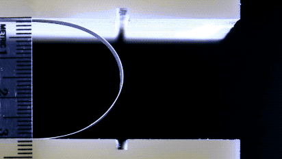 Màn hình gấp của Apple có thể làm bằng kính