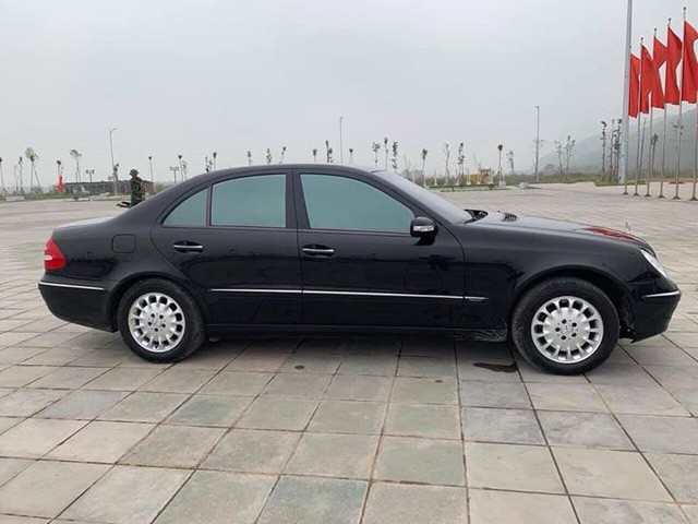 Sau gần 2 thập kỷ, chiếc Mercedes-Benz hạng sang này rớt giá chỉ bằng 2 chiếc Honda SH Sau gần 2 thập kỷ, chiếc Mercedes-Benz hạng sang này rớt giá chỉ bằng 2 chiếc Honda SH