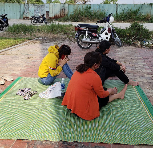 Vụ bé gái 8 tuổi bị cha giết rồi vứt xác xuống sông Hàn: Người nhà mỏi mòn chờ thợ lặn tìm thi thể bé