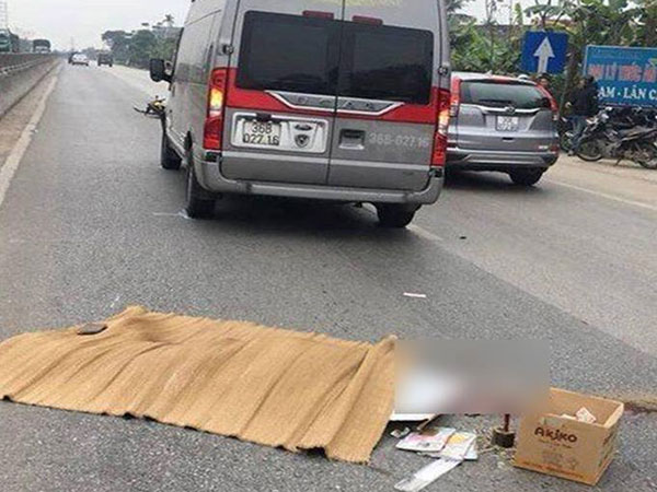 Tiết lộ khó tin về xe khách lao đuôi container khiến cán bộ công an tử vong