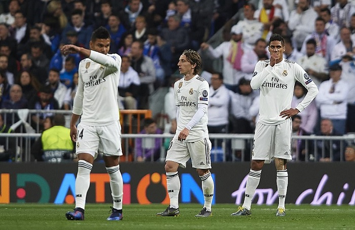 Thua thảm Ajax ngay tại Bernabeu, HLV Real Madrid vẫn quyết không từ chức