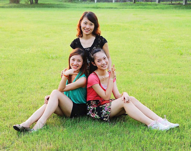 Thử thách Nhà toàn chị em gái cùng dàn hot girl Việt: Đã xinh đẹp lại còn tài năng cả chị lẫn em!