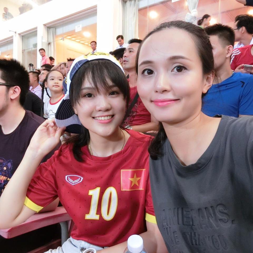 Thử thách Nhà toàn chị em gái cùng dàn hot girl Việt: Đã xinh đẹp lại còn tài năng cả chị lẫn em!