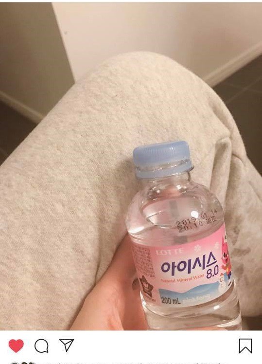 Dù luôn xuất hiện với vẻ rạng rỡ nhất có thể nhưng động thái này của Song Hye Kyo lại chứng minh cô bị ảnh hưởng nhiều bởi tin đồn ly hôn