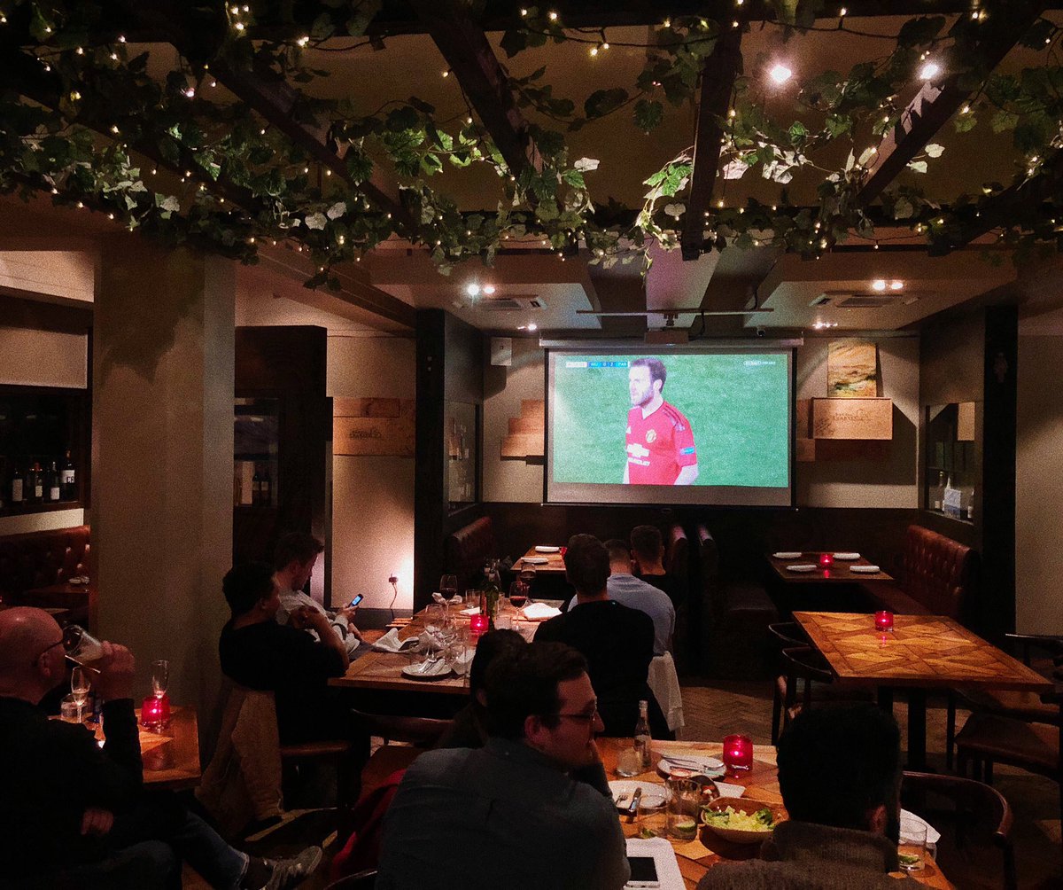 Cha của Juan Mata và cơn đau đầu đến từ Mourinho - Pep Guardiola