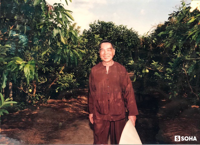 Con trai ông Sáu Khải nói về hai cuốn sổ tiết kiệm, những bữa cơm bỏ dở, nỗi đau sâu thẳm và nụ cười cuối đời của ông Sáu Khải