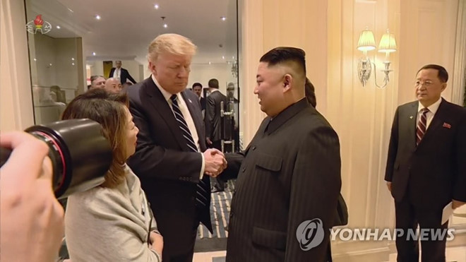 KCTV: Người Triều Tiên ở Hà Nội khóc nức nở khi gặp ông Kim Jong Un
