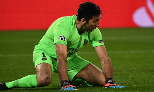 CĐV của PSG: Hãy đặt Buffon vào quan tài