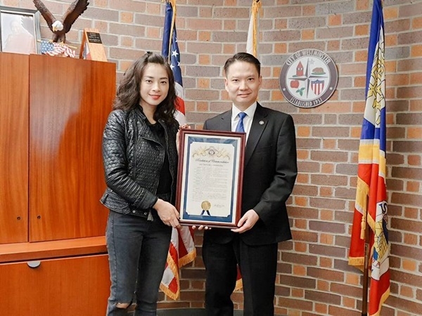 Hai Phượng thành công ở Mỹ, Ngô Thanh Vân được Thị trưởng thành phố Westminster vinh danh