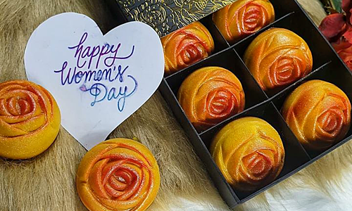 Hoa ăn được giá tiền triệu đắt khách ngày 8/3