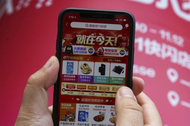 Tôi đi mua like ảo như lựa rau trên Taobao