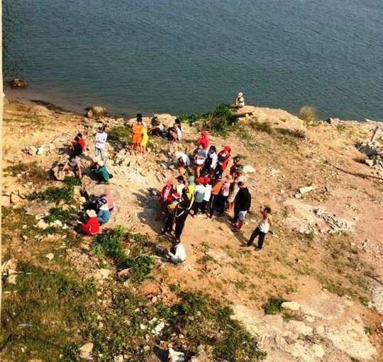 Nghi buồn chuyện tình cảm, nữ sinh nhảy cầu tự tử