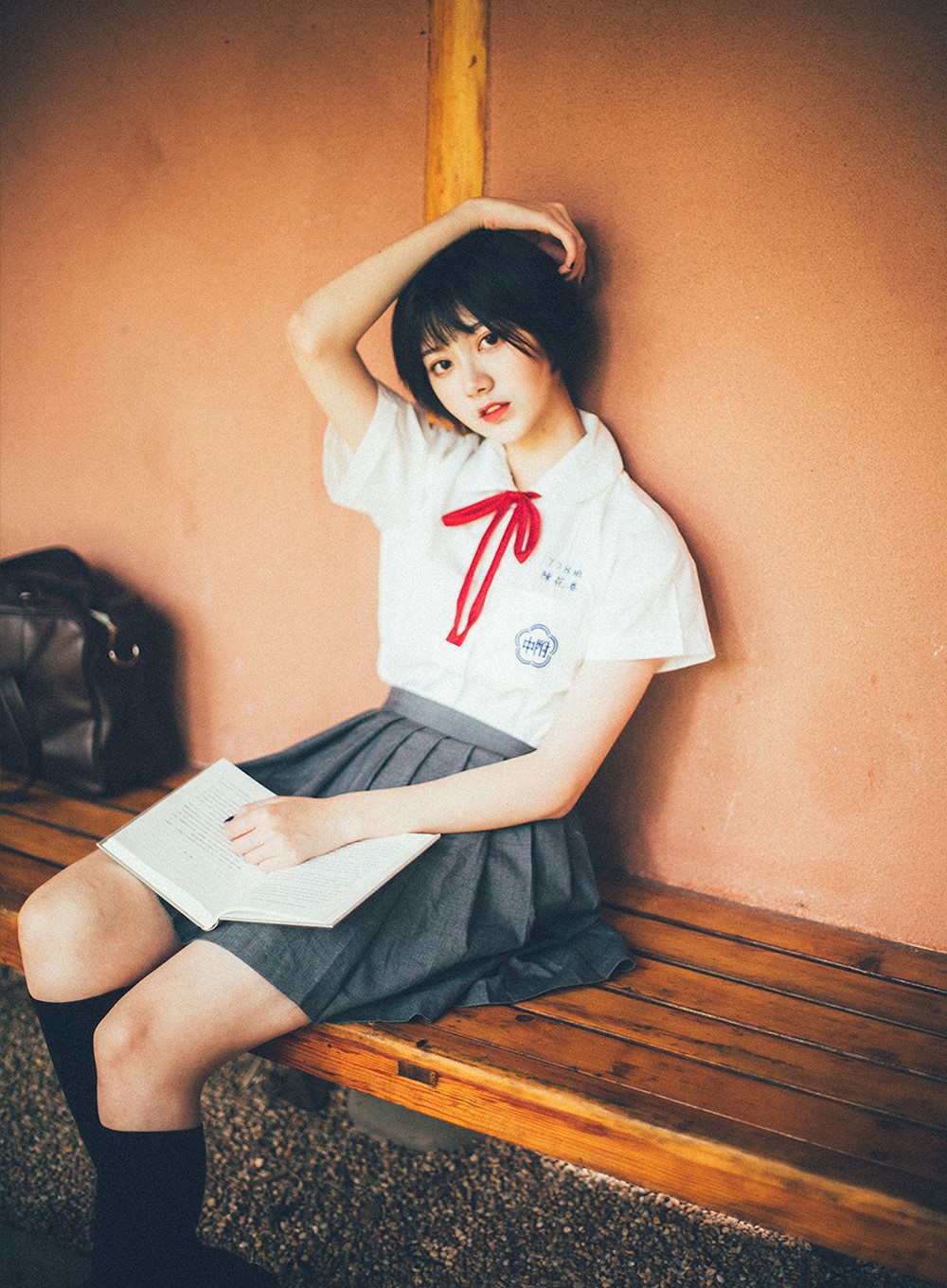 Nữ thần ảnh thẻ tóc ngắn đang khiến dân mạng rung động là ai?