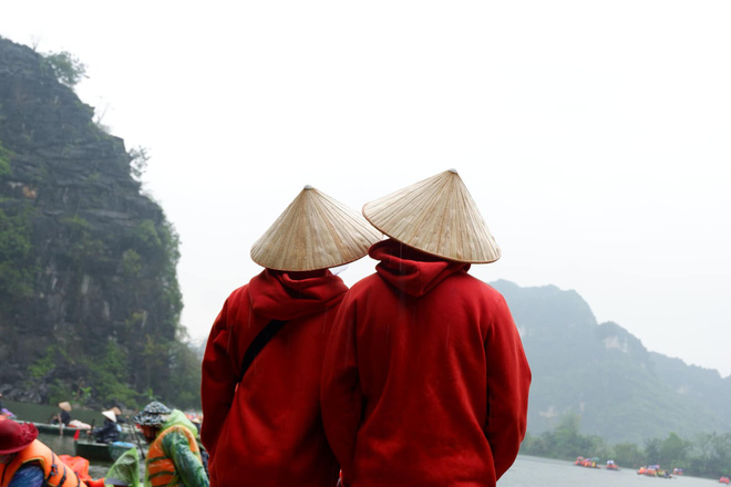 Chuyện tình đồng tính lãng mạn của 2 chàng trai tỏ tình ở Đà Lạt, dắt nhau về ra mắt và nhận được cái ôm của bố mẹ Chuyện tình đồng tính lãng mạn của 2 chàng trai tỏ tình ở Đà Lạt, dắt nhau về ra mắt và nhận được cái ôm của bố mẹ