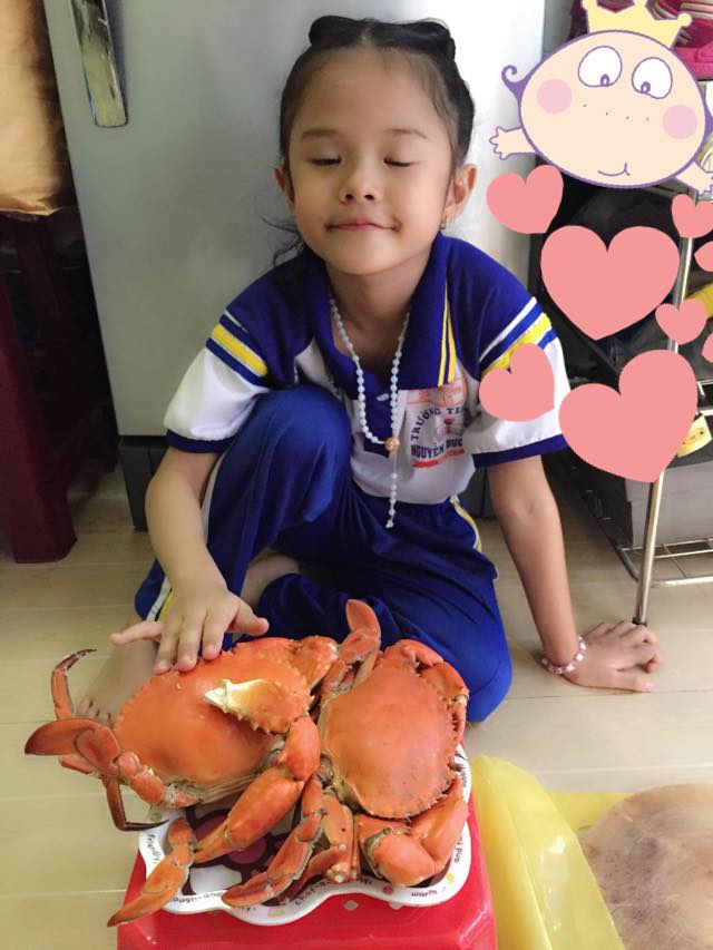 Lý Phương Châu đăng ảnh khoe con gái trộm vía ăn giỏi, dân mạng vào đá xéo Lâm Vinh Hải kì kèo trợ cấp