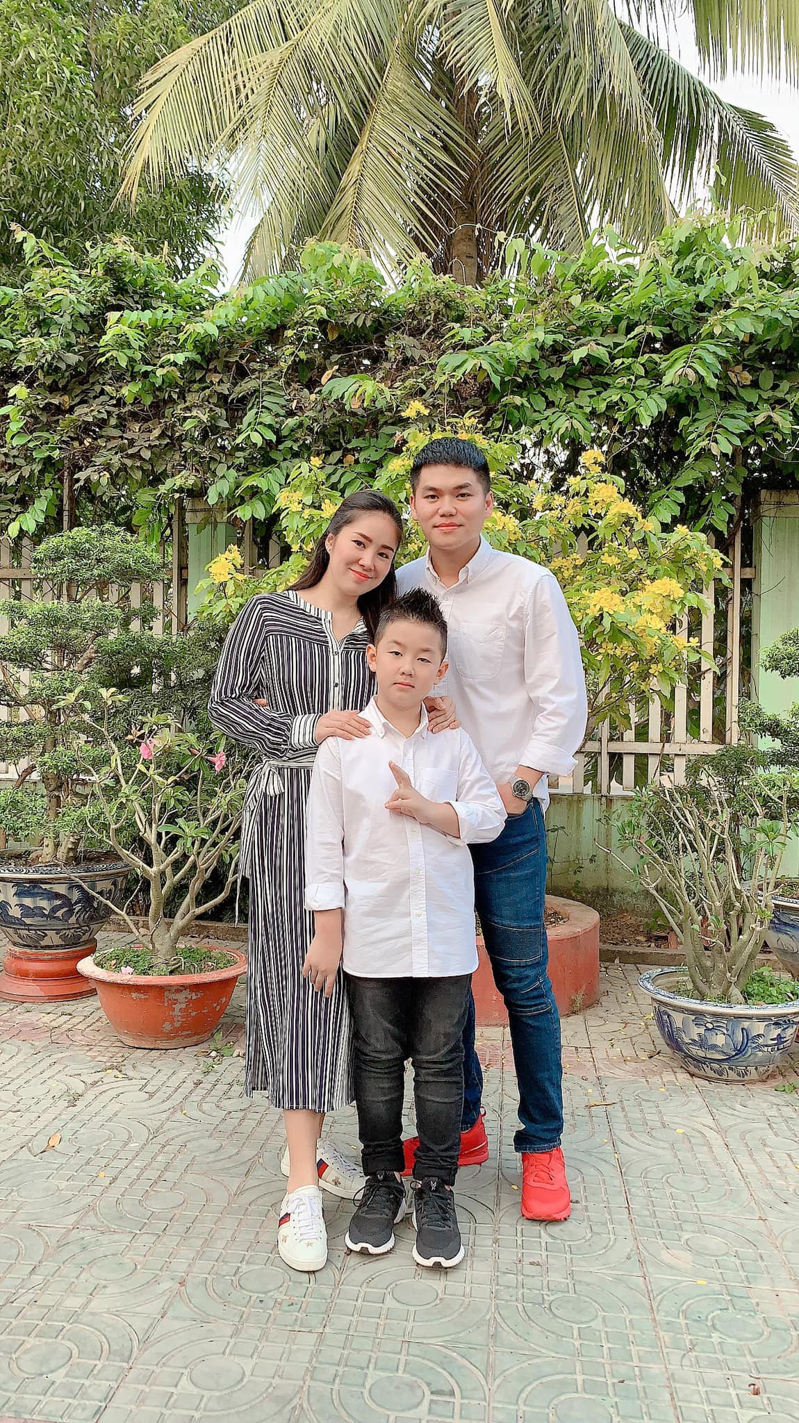 Lê Phương tiết lộ những ngày tăm tối nhất cuộc đời: Sinh con chỉ sợ bị tự kỷ, cầm tiền bố đẻ cho mà xấu hổ, tủi thân