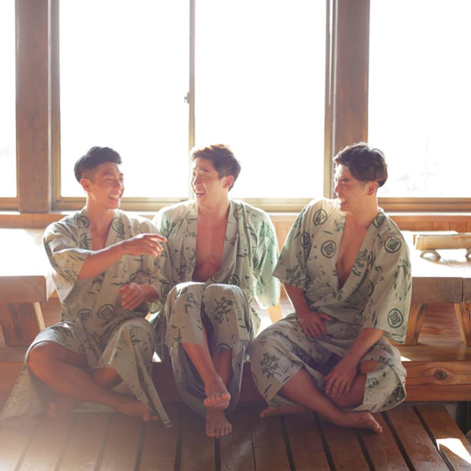 Ba chàng bạn thân Hàn Quốc đều điển trai, có thân hình 6 múi