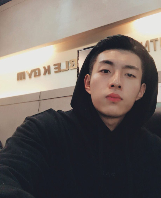 Ba chàng bạn thân Hàn Quốc đều điển trai, có thân hình 6 múi