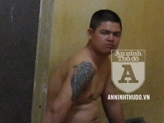 Khống chế kẻ ngáo đá hung hãn, đòi yêu người phụ nữ hơn 16 tuổi