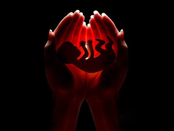 Phá thai 17 lần trong 6 năm, tử cung của cô gái trẻ ‘mỏng như tờ giấy’