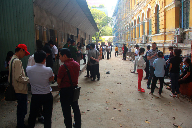 TP.HCM: Mâu thuẫn tiền bạc, cụ bà 71 tuổi hầu toà sau khi thuê người dùng súng sát hại tình trẻ kém 40 tuổi