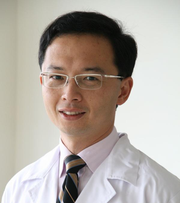 Nghi chồng ngoại tình vì cứ đi bơi về lại mệt, chán chuyện ấy, đi khám mới ngỡ ngàng