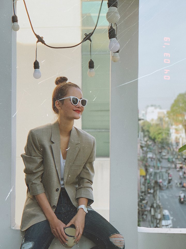 Xiêm y gợi cảm tôn thân hình như búp bê sống của người đẹp Sài Gòn