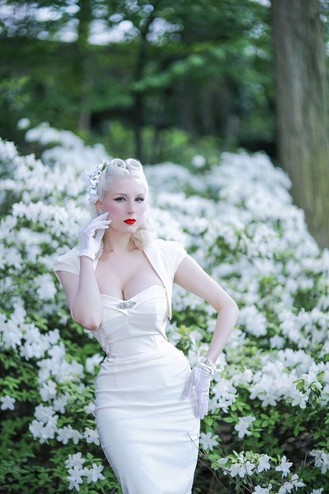 Vẻ đẹp kiểu thời ông bà anh sexy và nữ tính đến nghẹt thở