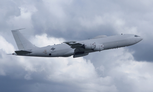 Máy bay Ngày tận thế Mỹ hạ cánh khẩn cấp do báo động cháy