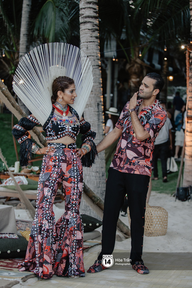 Ngày thứ 2 tiệc cưới của cặp đôi tỷ phú Ấn Độ tại Phú Quốc: Hàng trăm bàn tiệc ngồi bên bãi biển, khách mời diện đồ thổ dân cá tính