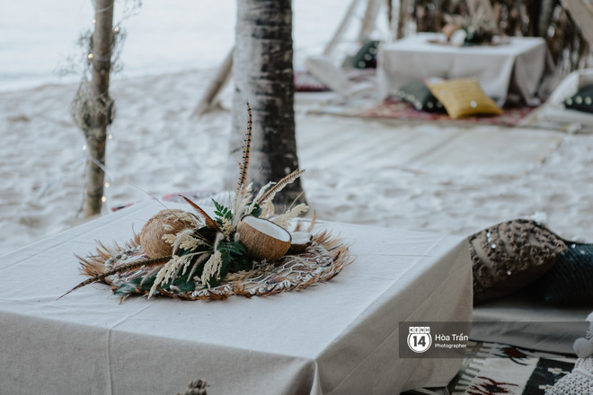 Ngày thứ 2 tiệc cưới của cặp đôi tỷ phú Ấn Độ tại Phú Quốc: Hàng trăm bàn tiệc ngồi bên bãi biển, khách mời diện đồ thổ dân cá tính