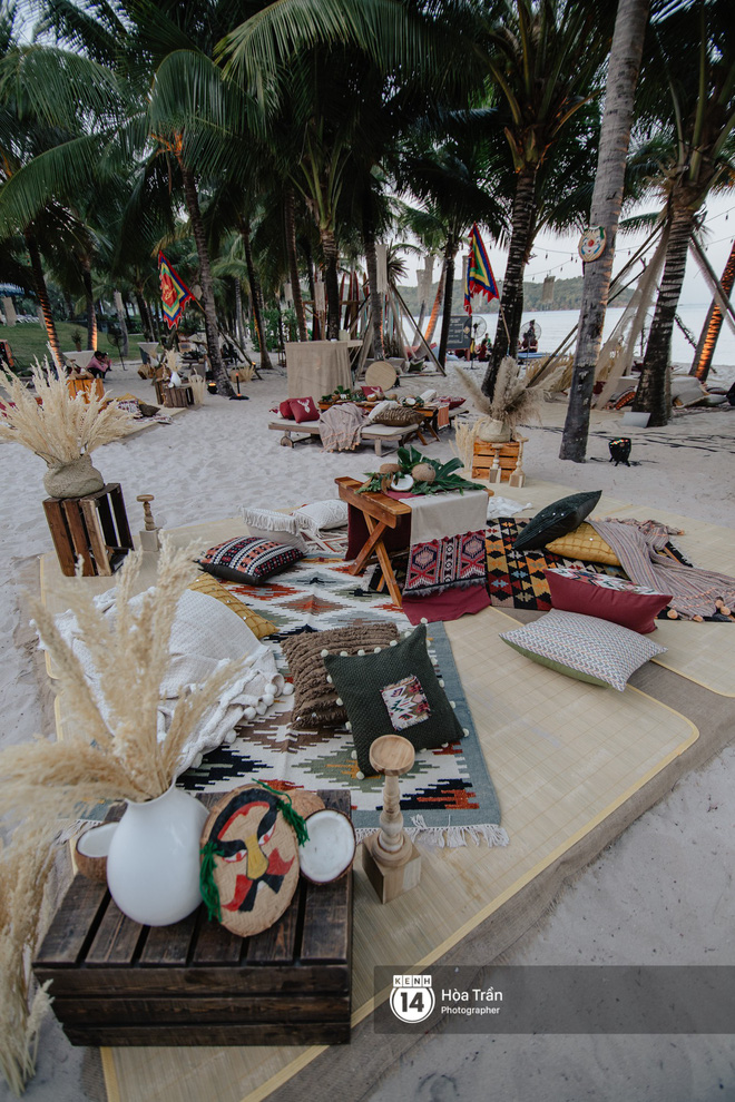 Ngày thứ 2 tiệc cưới của cặp đôi tỷ phú Ấn Độ tại Phú Quốc: Hàng trăm bàn tiệc ngồi bên bãi biển, khách mời diện đồ thổ dân cá tính
