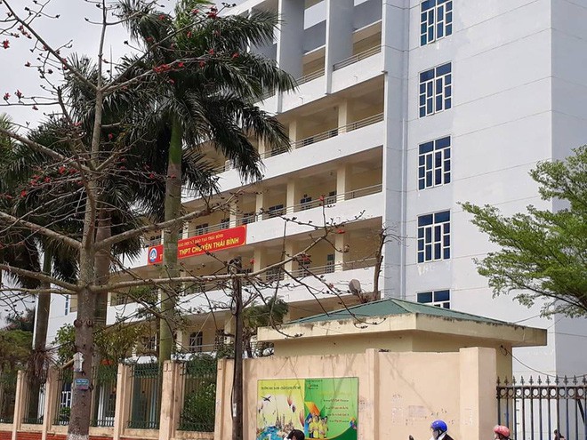 Hàng loạt vụ bê bối học đường khiến dư luận phẫn nộ: Từ thầy giáo bị tố ô dâm, gạ tình đến cô giáo vào nhà nghỉ với nam sinh dưới 16 tuổi