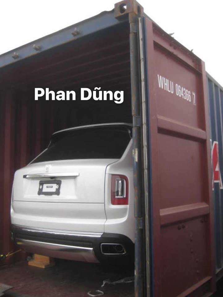 Siêu SUV Rolls-Royce Cullinan lần đầu lộ diện tại Việt Nam Siêu SUV Rolls-Royce Cullinan lần đầu lộ diện tại Việt Nam