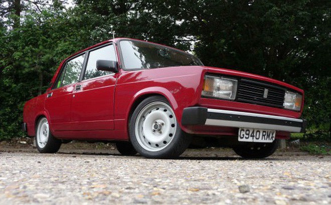 Trước VinFast SA2.0, tỷ phú Phạm Nhật Vượng sở hữu toàn xe sang nổi tiếng thế giới