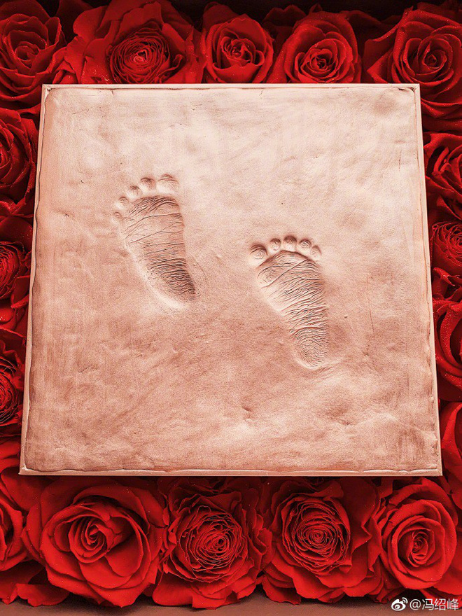 Triệu Lệ Dĩnh chính thức hạ sinh hạ quý tử đầu lòng cho Phùng Thiệu Phong