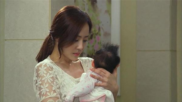 Mải mê chúc mừng ngày 8/3 với bồ nhí, tôi bàng hoàng khi nghe cuộc gọi của vợ lúc 1h sáng