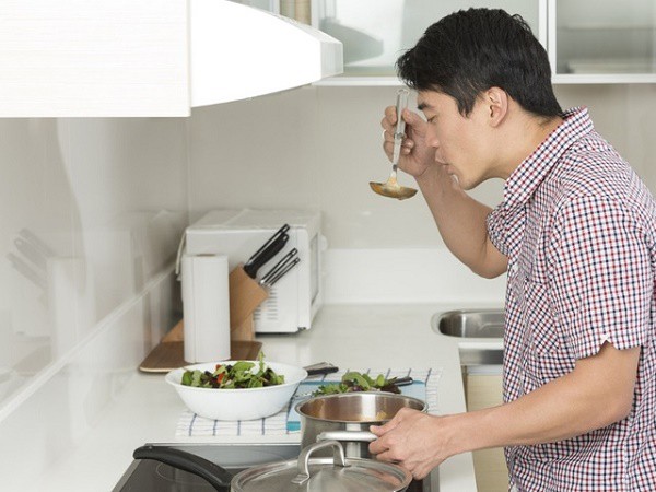 Tôi đã đặt tiệc tối và chuẩn bị món quà tuyệt đẹp tặng vợ 8/3 nhưng cô ấy lại nghĩ ra những thứ trái khoáy