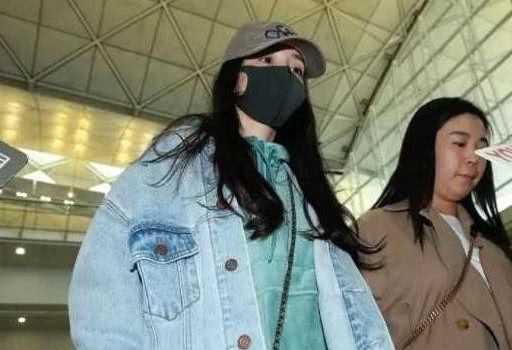 Dương Mịch gây tranh cãi với loạt ảnh tụ tập với bạn bè: Phụ nữ có nhất thiết phải chăm sóc gia đình, con cái? Dương Mịch gây tranh cãi với loạt ảnh tụ tập với bạn bè: Phụ nữ có nhất thiết phải chăm sóc gia đình, con cái?