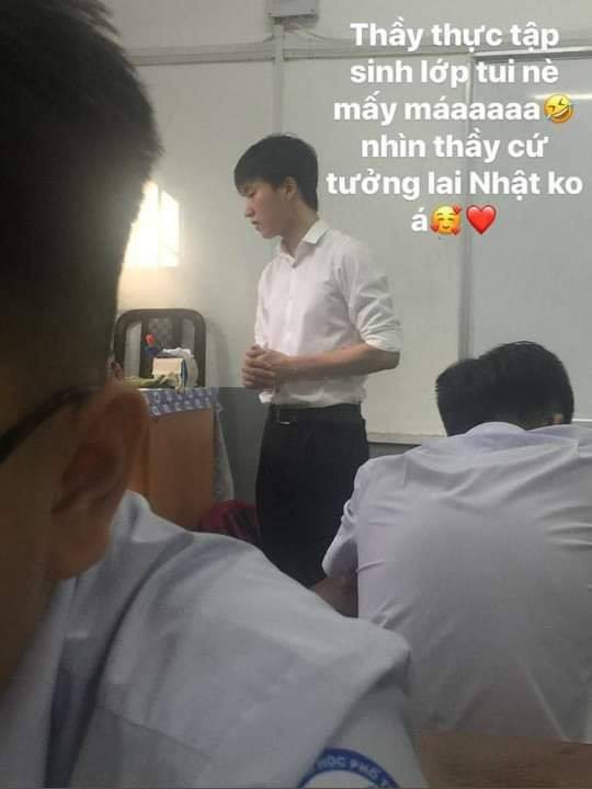 Ảnh chụp lén thầy giáo trẻ tuổi đẹp như trai Nhật khiến dân tình náo loạn