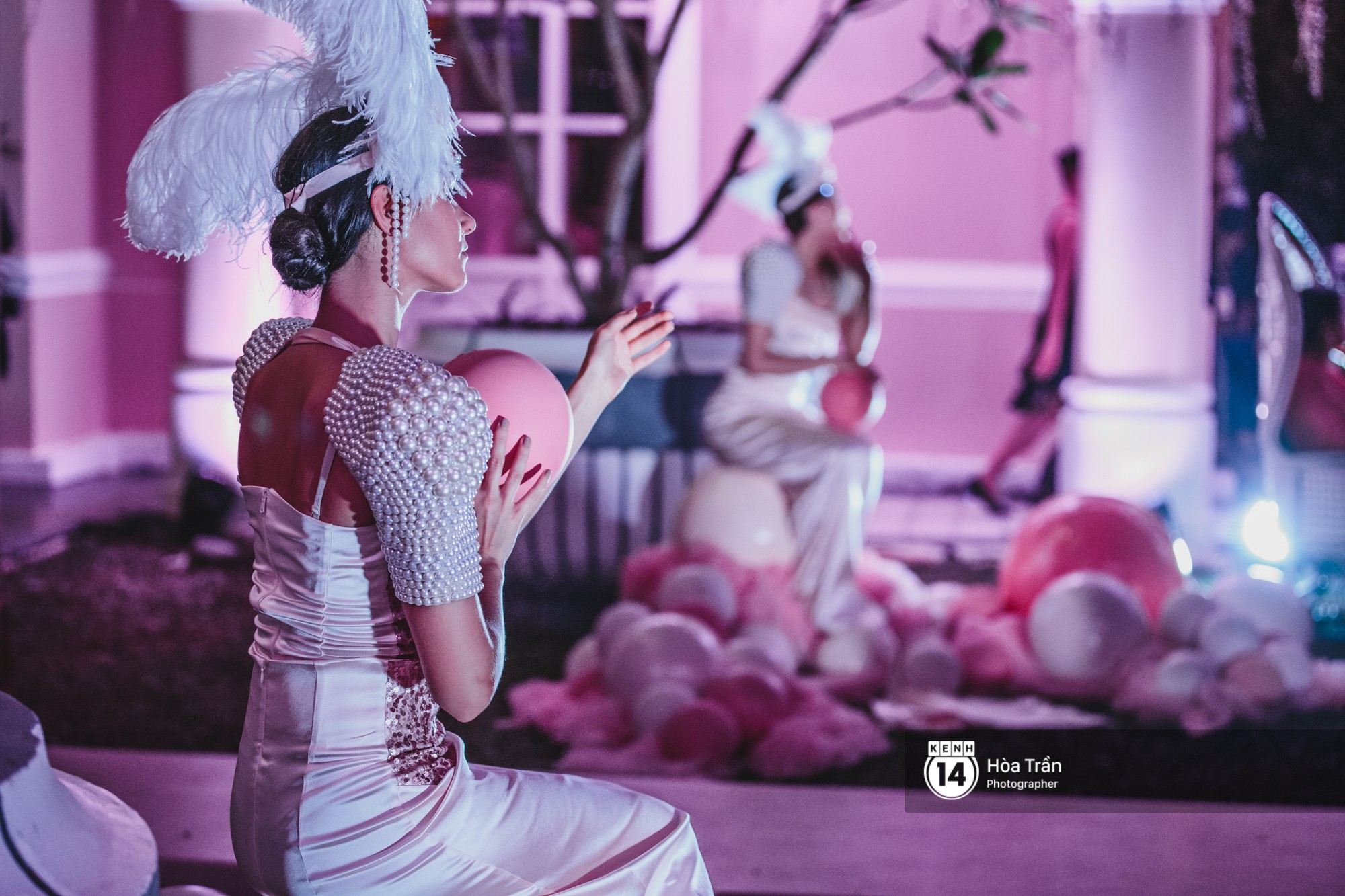 Cặp đôi tỷ phú Ấn Độ lộng lẫy cùng các khách mời đại gia vào đêm tiệc Pink Party đầu tiên ở Phú Quốc