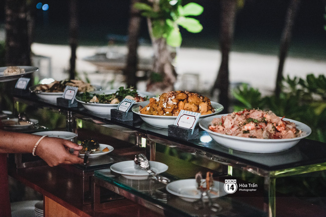 Cặp đôi tỷ phú Ấn Độ lộng lẫy cùng các khách mời đại gia vào đêm tiệc Pink Party đầu tiên ở Phú Quốc