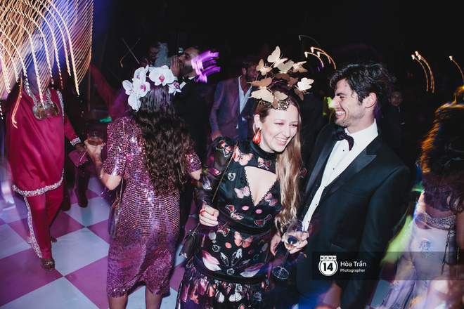 Cặp đôi tỷ phú Ấn Độ lộng lẫy cùng các khách mời đại gia vào đêm tiệc Pink Party đầu tiên ở Phú Quốc