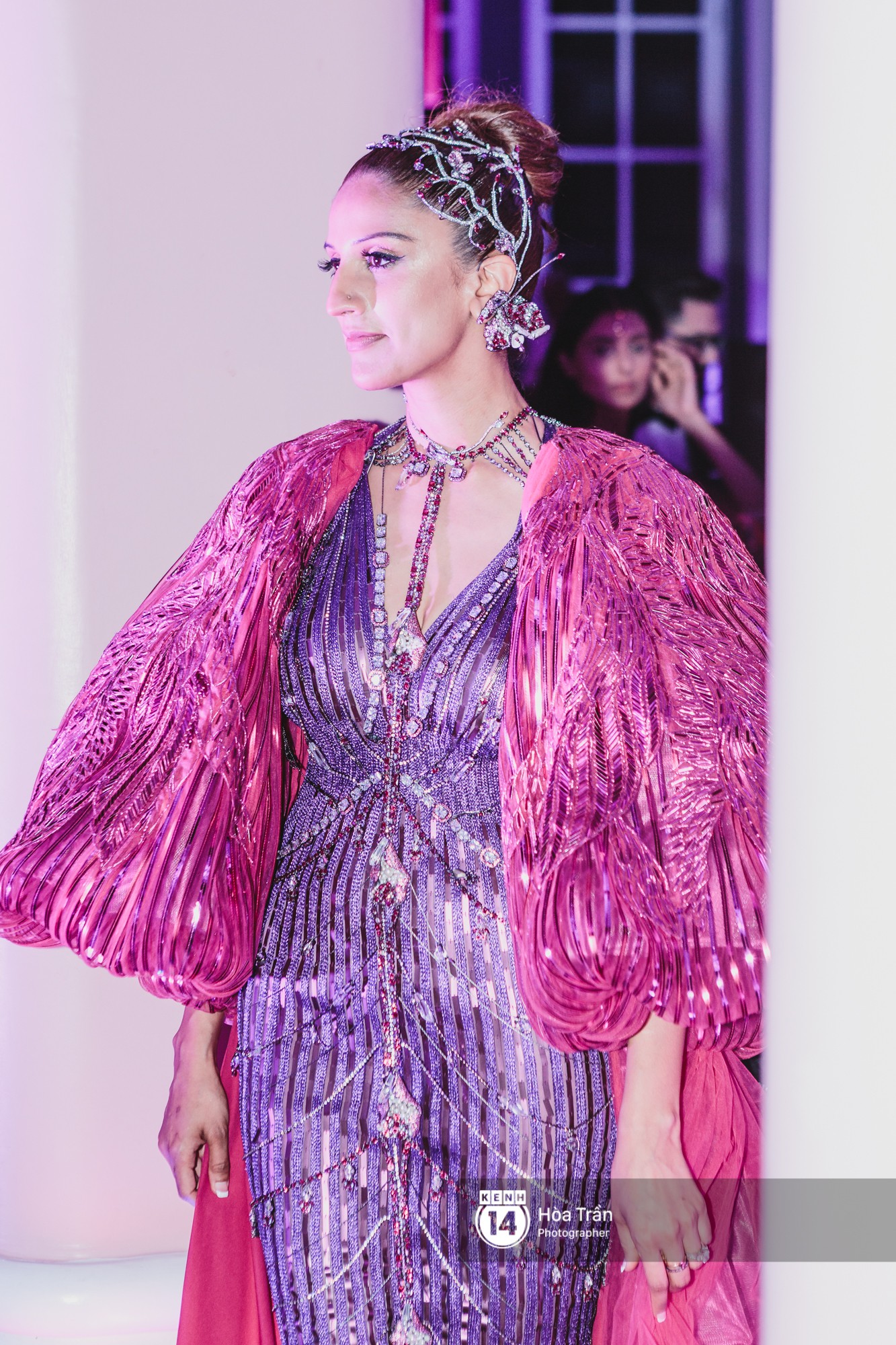 Cặp đôi tỷ phú Ấn Độ lộng lẫy cùng các khách mời đại gia vào đêm tiệc Pink Party đầu tiên ở Phú Quốc