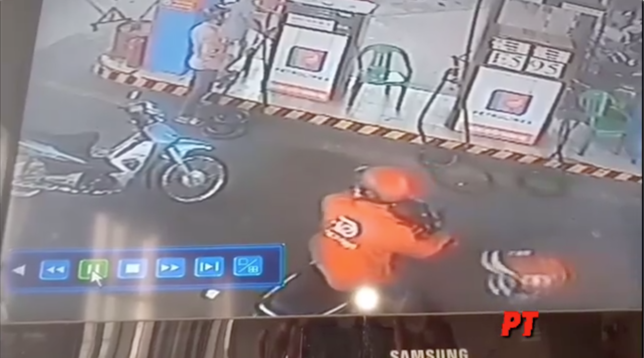 Clip cảnh giác: Mua được can xăng, quay ra mất luôn xe máy