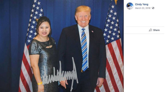 Người sáng lập chuỗi spa mại dâm chụp ảnh thân thiết với TT Trump