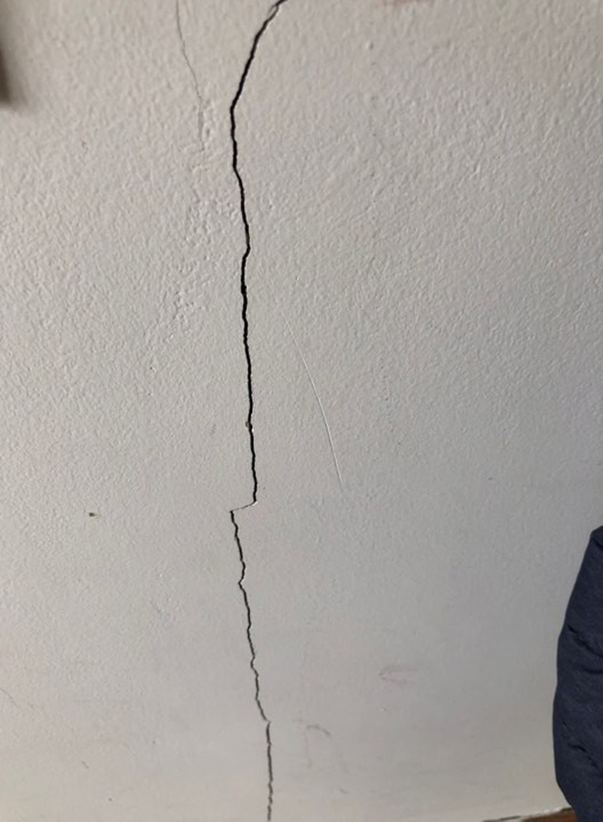 Mẹ đơn thân bị chủ đầu tư chung cư cấm vận, biến thành con tin trong chính căn hộ của mình